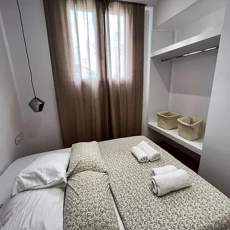 Naxos Art 2 Apartman *